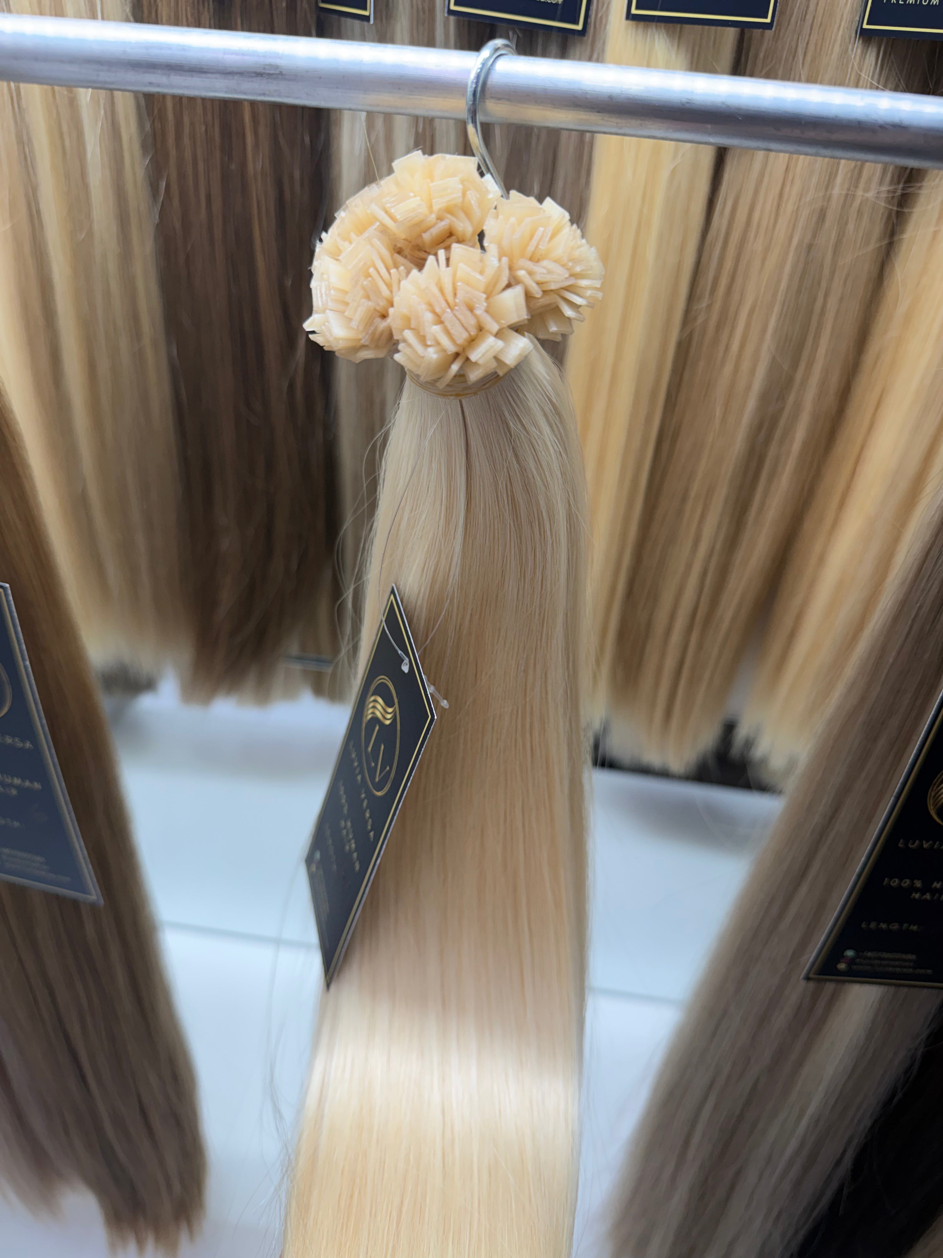 Color #60 (25 gram bundle, 28-32 pieces)