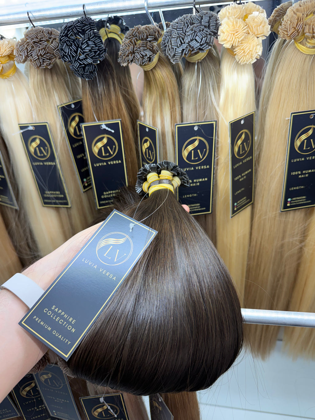Color #1C (25 gram bundle, 28-32 pieces)