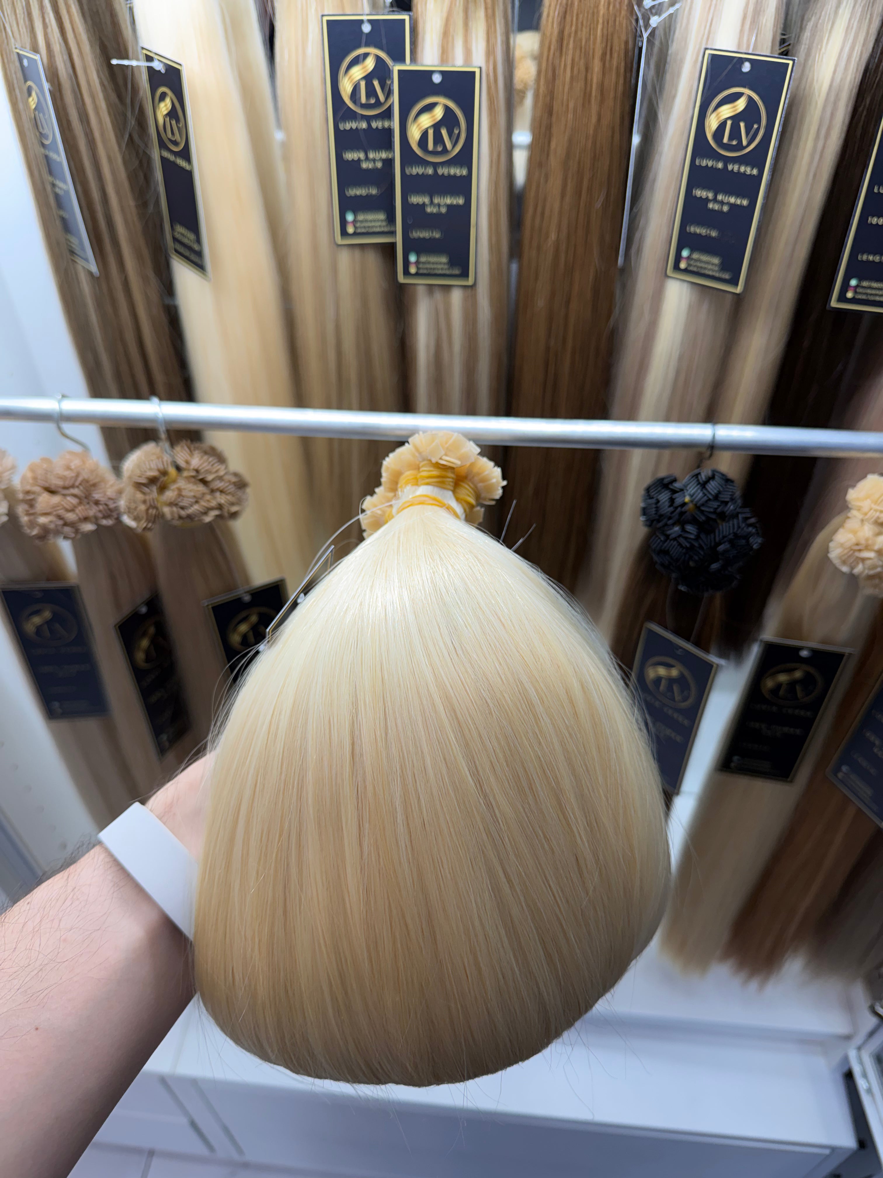 Color #22 (25 gram bundle, 28-32 pieces)