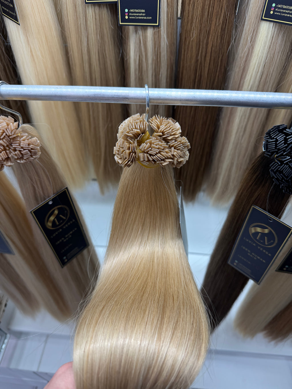 Color #18 (25 gram bundle, 28-32 pieces)