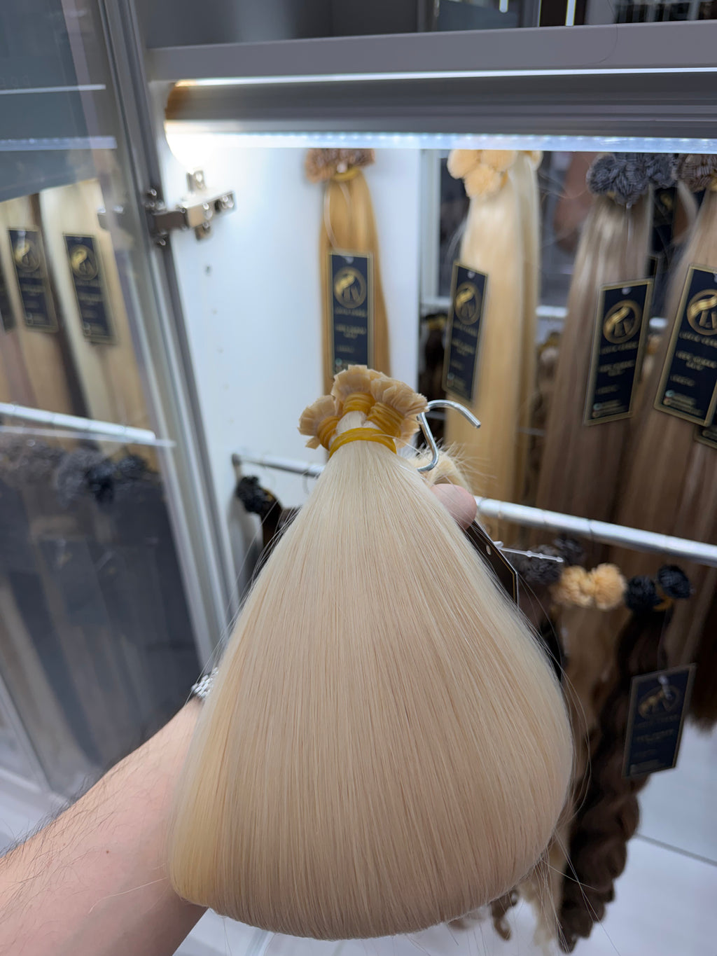 Color #1001 (25 gram bundle, 28-32 pieces)