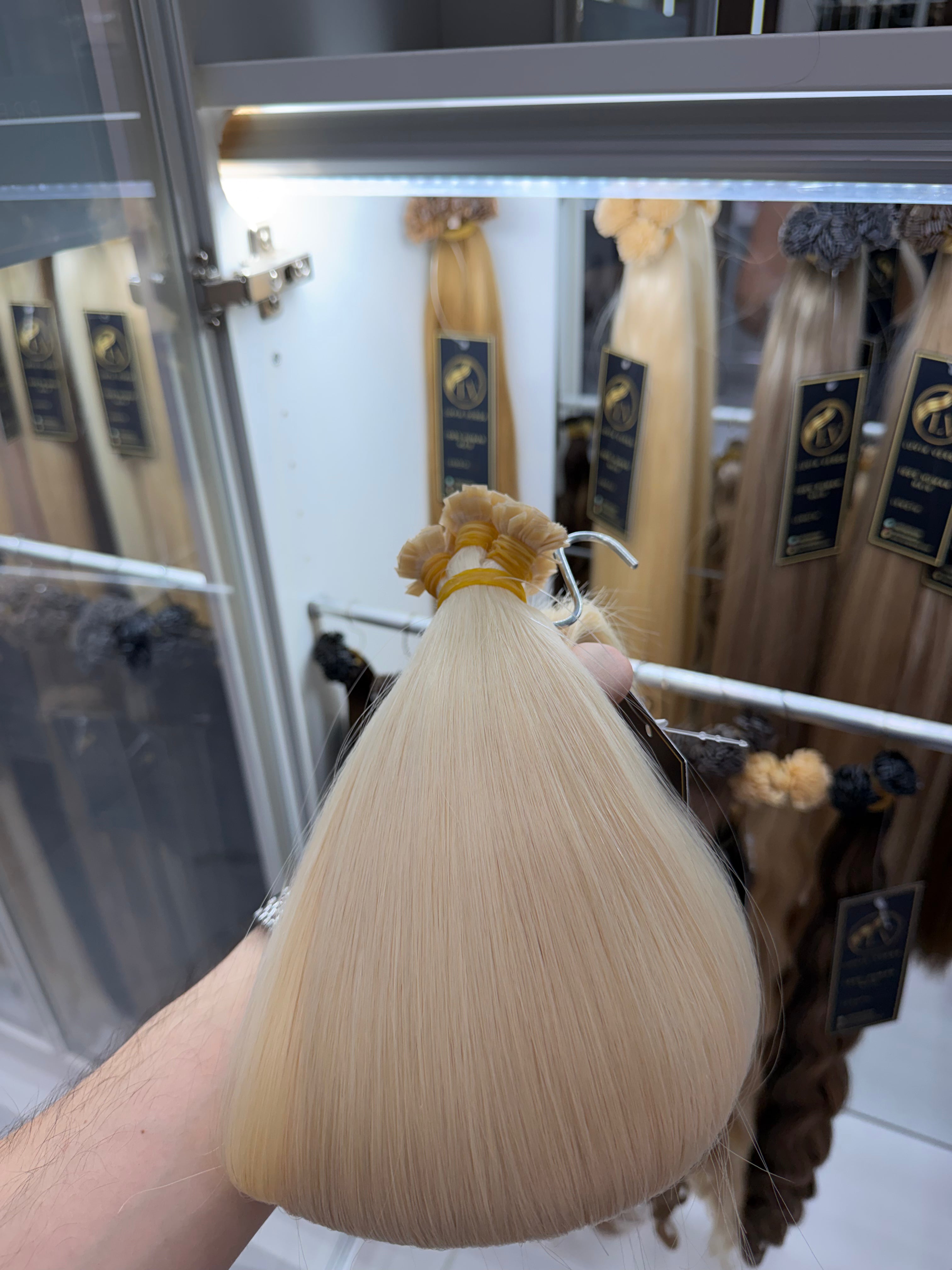 Color #1001 (25 gram bundle, 28-32 pieces)
