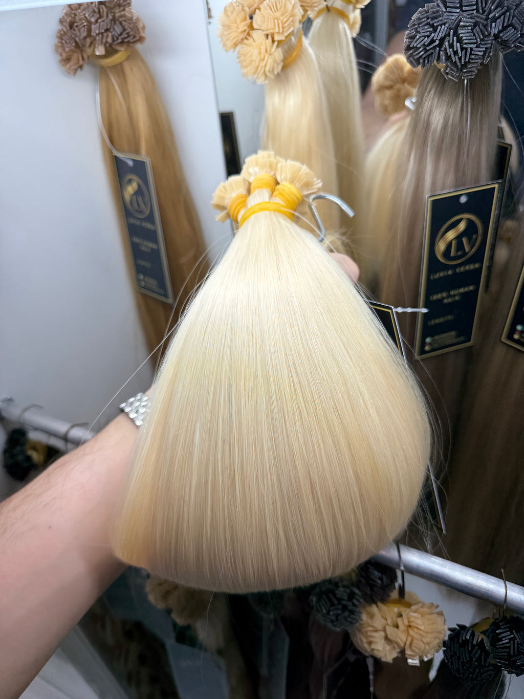Color #1001 (25 gram bundle, 28-32 pieces)