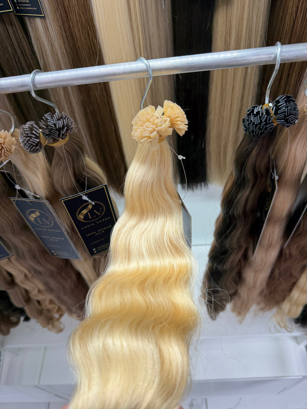 Color #60 (25 gram bundle, 28-32 pieces)