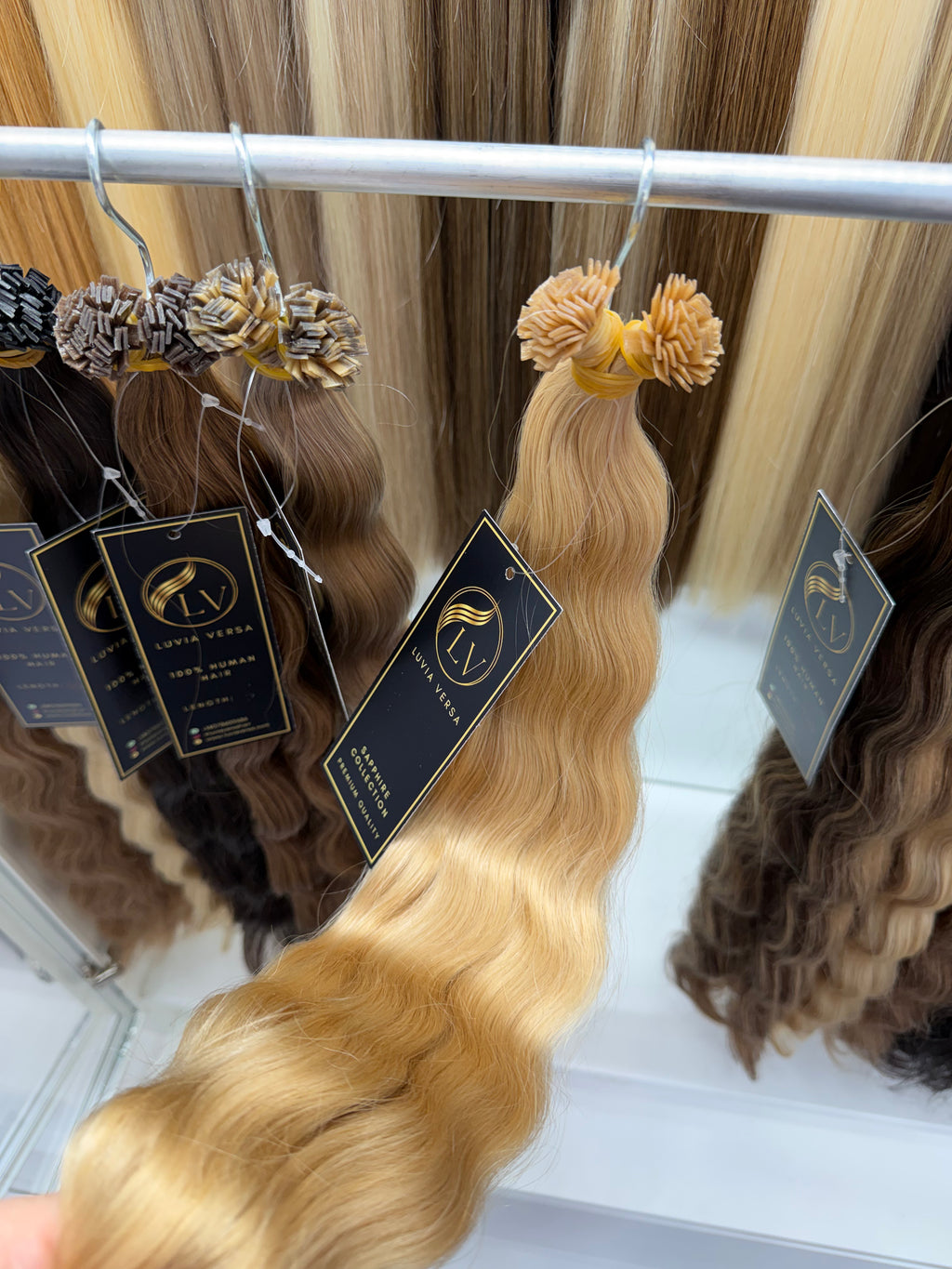 Color #18 (25 gram bundle, 28-32 pieces)