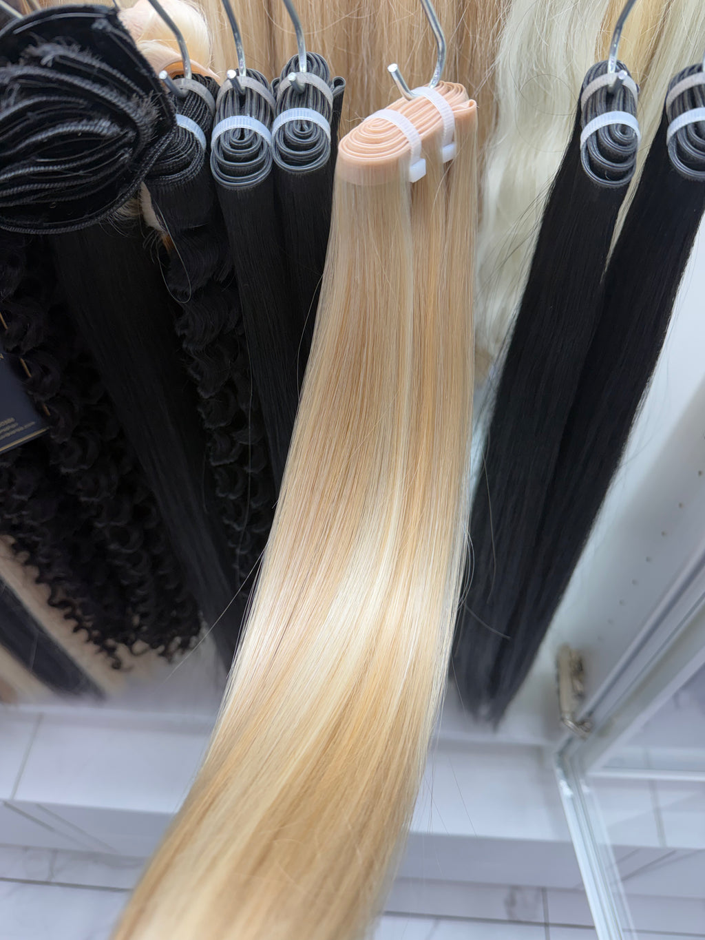 Sunkissed Pearl #P18/1001, Butterfly Weft Straight Hair 🔹