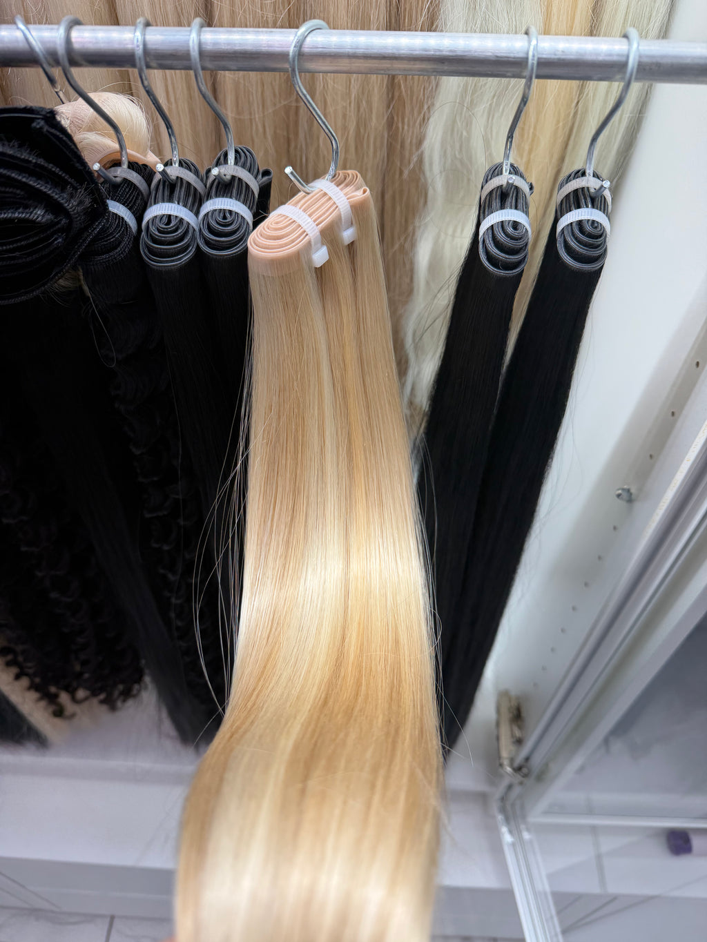 Sunkissed Pearl #P18/1001, Butterfly Weft Straight Hair 🔹