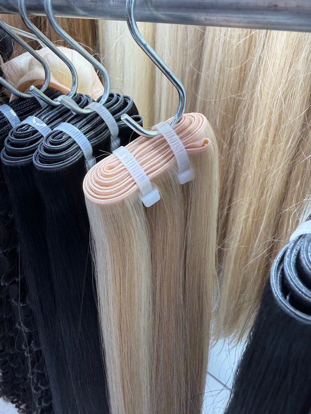 Sunkissed Pearl #P18/1001, Butterfly Weft Straight Hair 🔹