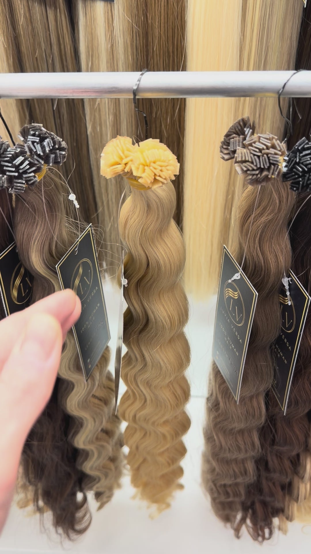 Color #22 (25 gram bundle, 28-32 pieces)